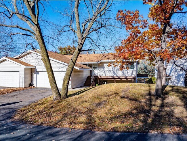 Foto del edificio - 7922 Timber Lake Dr