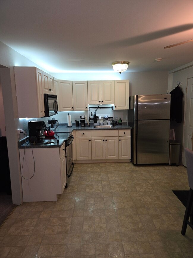 Kitchen - 56 Edgeworth St