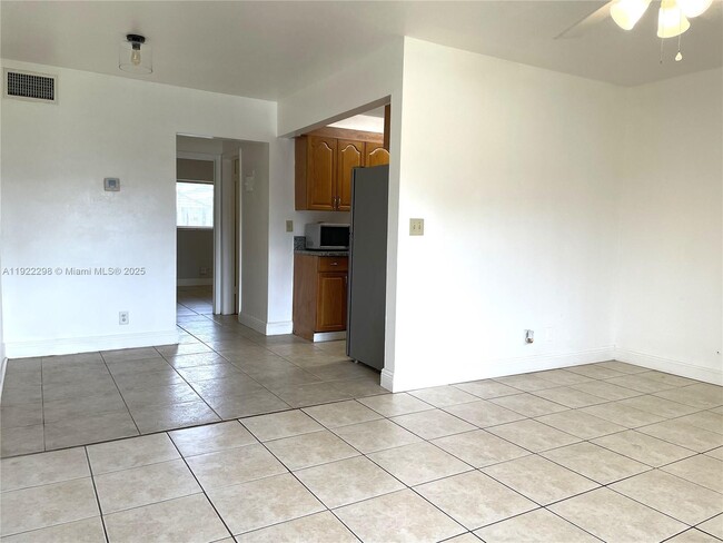 Foto del edificio - 2121 NE 40th Ct