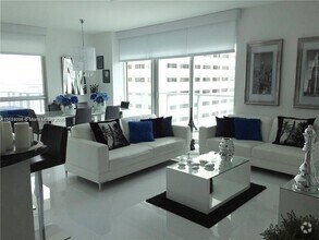 Building Photo - 300 S Biscayne Blvd