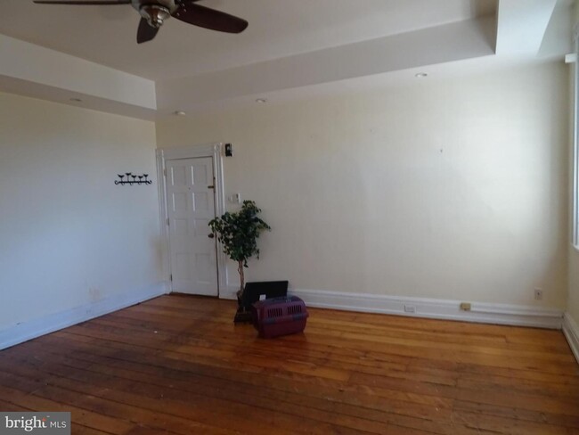 Building Photo - 208 Delaware St