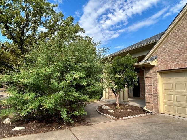 Building Photo - 5356 Magdelena Dr