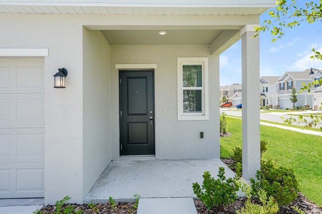 Foto del edificio - Brand New Spacious 5-Bedroom Home on Corne...