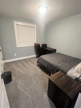 Building Photo - 3804 Brighton Dr