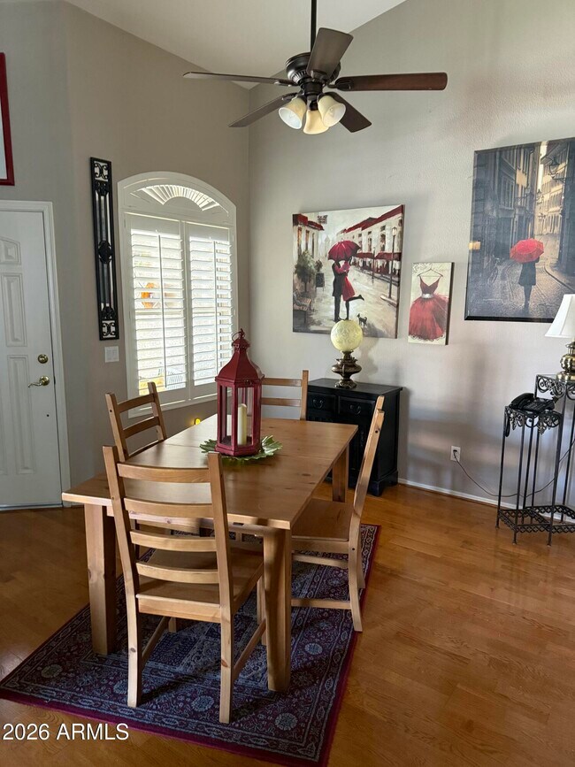 Foto del edificio - 9733 E Holiday Way