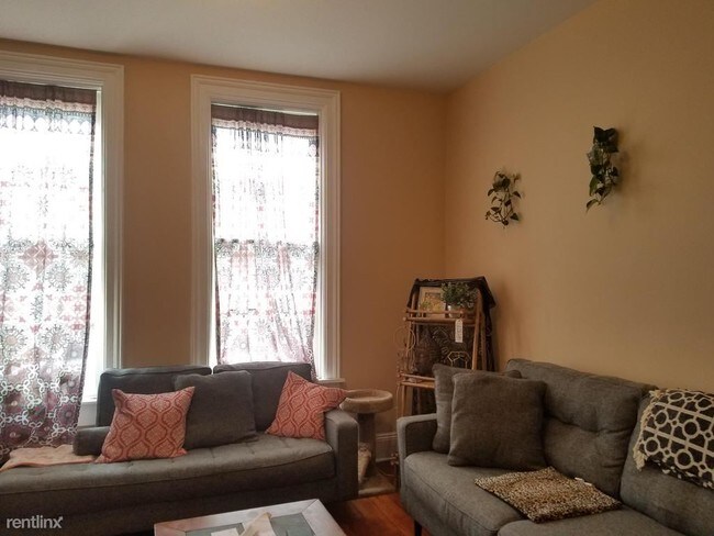 Foto del edificio - 1735 N Franklin Pl