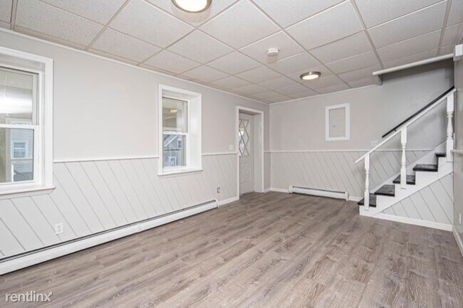 Building Photo - 2 br, 1 bath House - 25 Harrison Ave