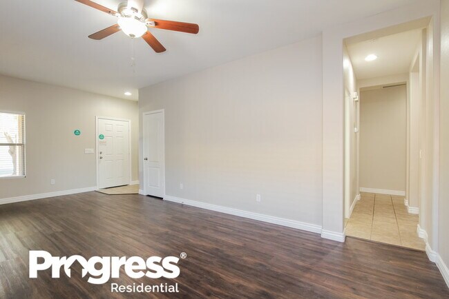 Building Photo - 13758 W Port Royale Ln