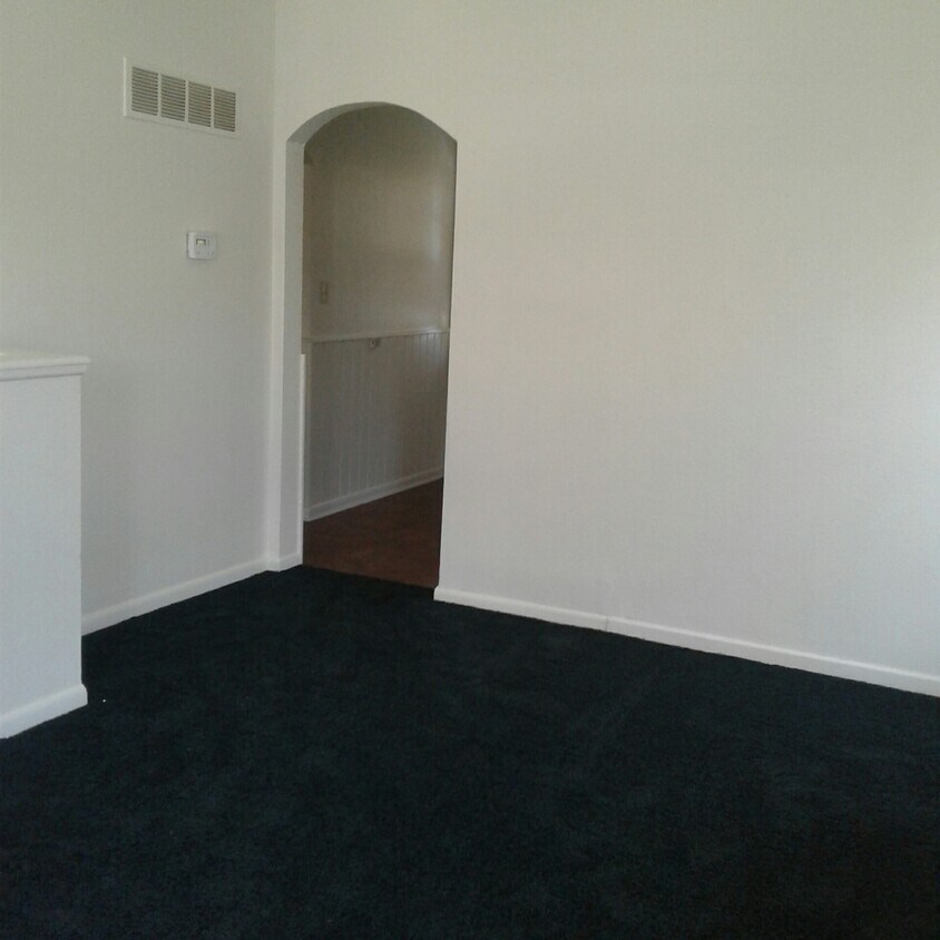 Building Photo - 1501 E Graber St
