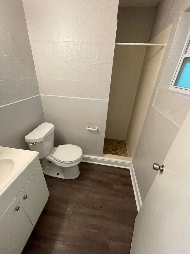 Foto del edificio - Available now. Upgraded studio!