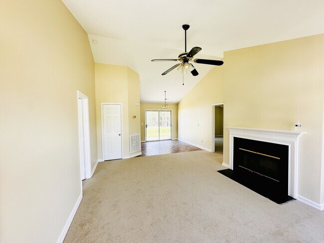 Foto del edificio - 4417 Pleasant Valley Rd