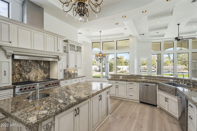 Foto del edificio - 9827 N 57th St
