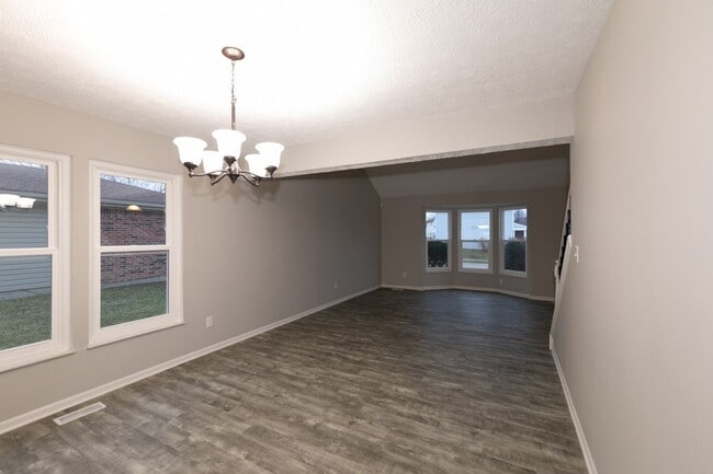 Building Photo - 3 bed 2.5 bath 2 story 2 car attached gara...