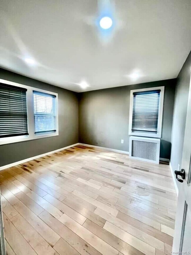 Foto del edificio - 118 Sheridan Ave