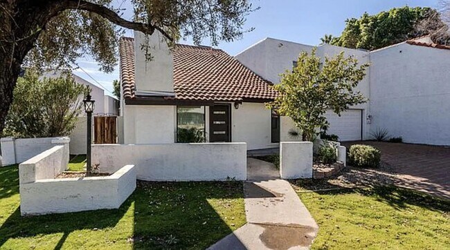 Foto del edificio - 747 E Bethany Home Rd