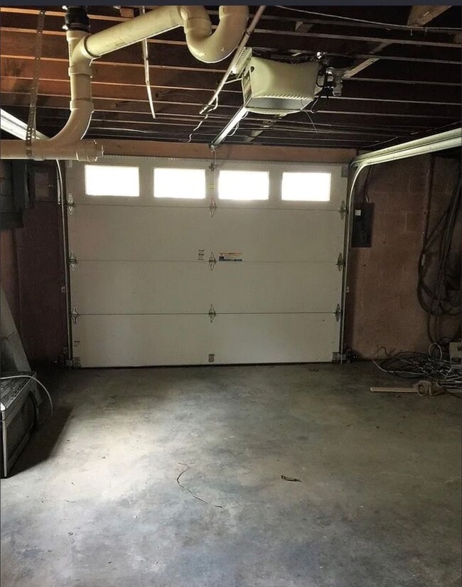 Building Photo - Sylvan Park!!