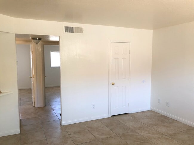 Building Photo - 4711 Convaire Ave