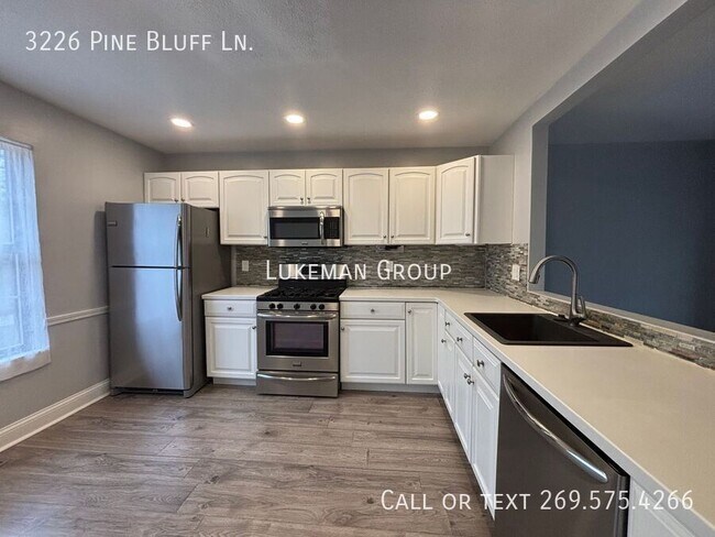 Foto del edificio - 3226 Pine Bluff Ln