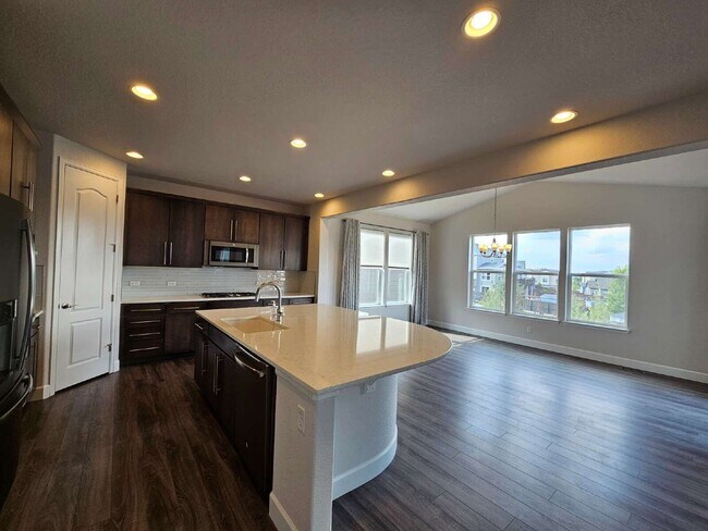 Foto del edificio - 1385 Castle Creek Cir