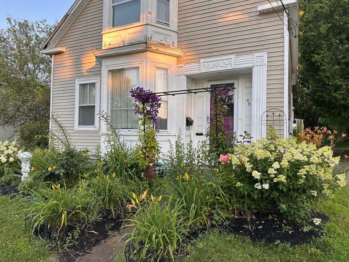 Foto principal - 68 Pleasant St