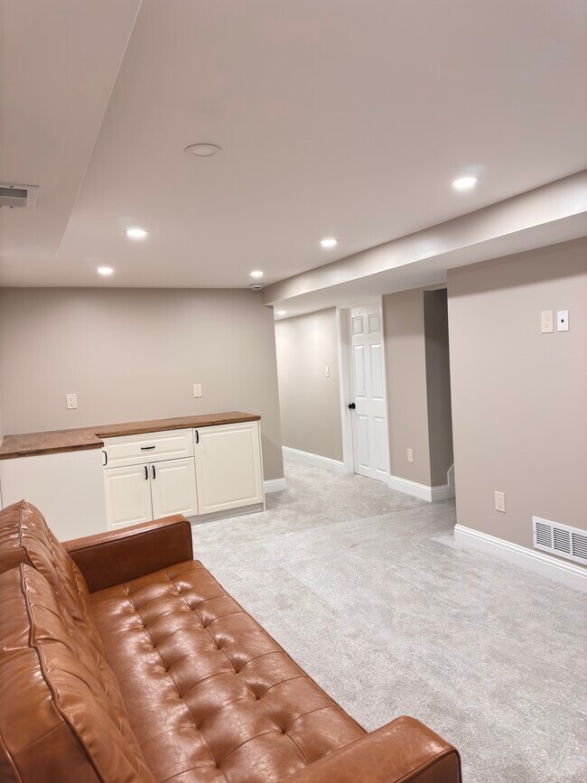 Foto del edificio - 8361 Circle Dr