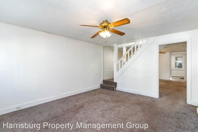 Building Photo - 2 br, 1.5 bath House - 31 W Green St