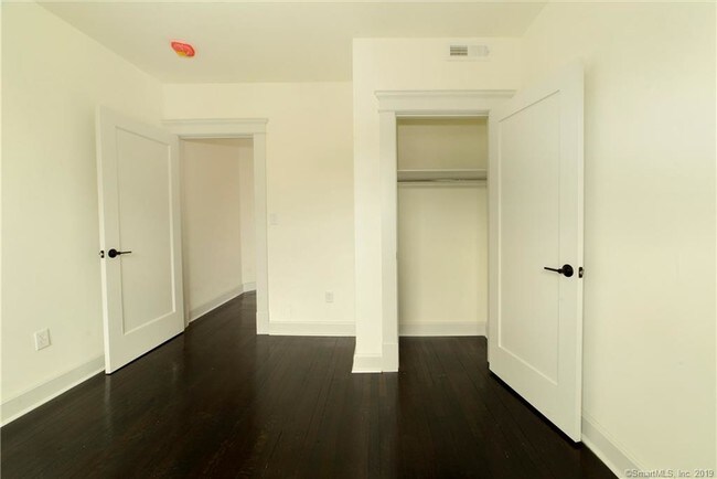 Building Photo - 516 Orange St