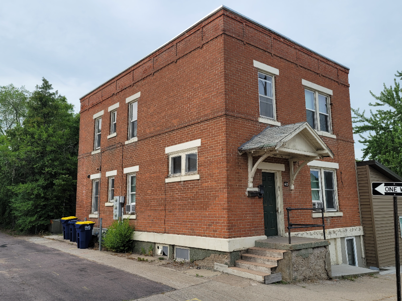 Primary Photo - 412 1st S St