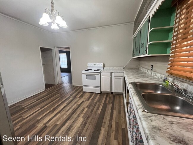 Building Photo - 5 br, 2 bath House - 110 Ave A
