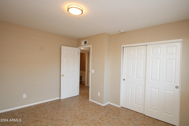 Building Photo - 140 W Ingram St