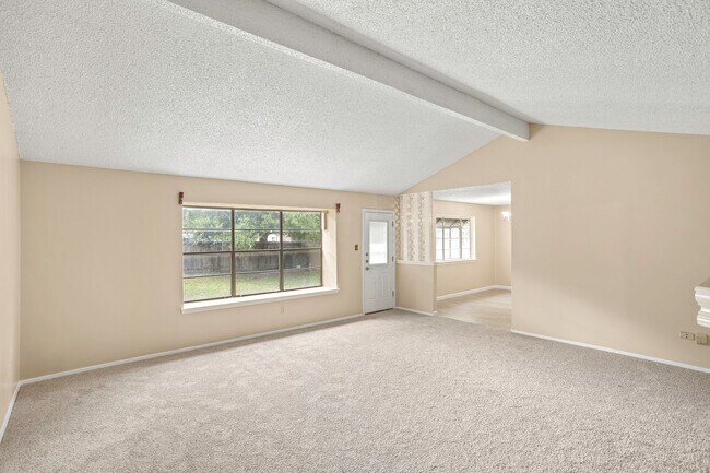 Foto del edificio - 7254 Flaming Forest St