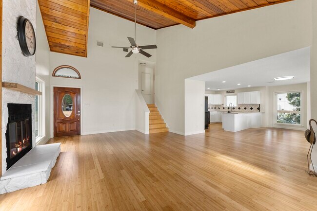 Building Photo - 3920 Brookhaven Dr