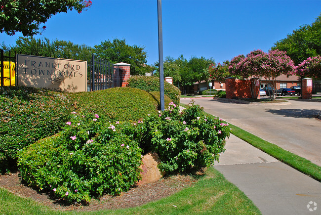 Foto del edificio - Frankford Townhomes