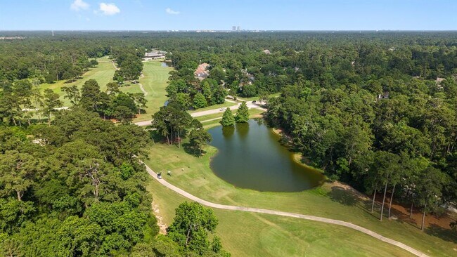 Foto del edificio - 91 Wind Ridge Cir