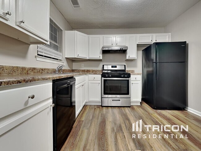 Foto del edificio - 125 Caney Creek Pkwy