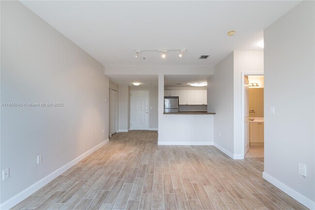 Foto del edificio - 2280 SW 32nd Ave