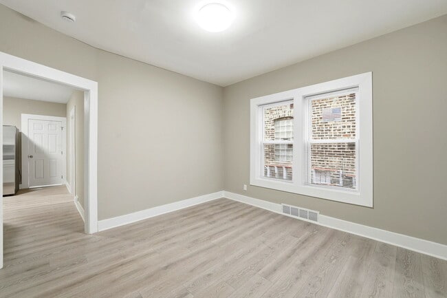 Building Photo - 1217 N Harding Ave