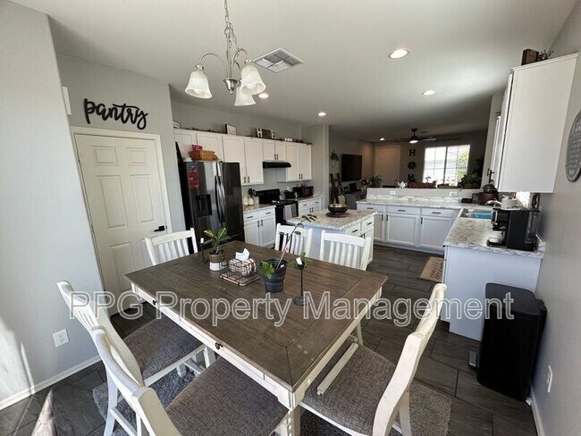 Foto del edificio - 17939 W Villa Chula Ln