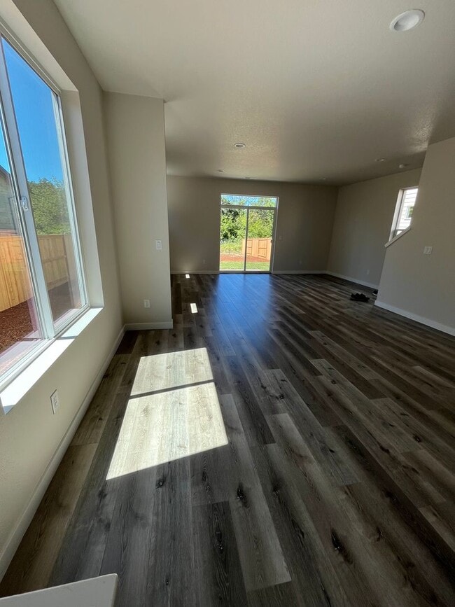 Building Photo - New Home in the Desirable Millican Creek D...