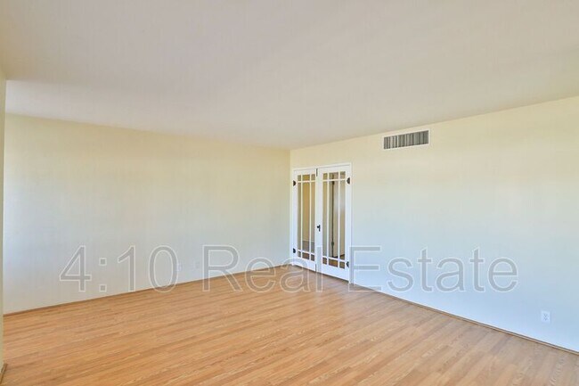 Foto del edificio - 2421 W Anderson Ave