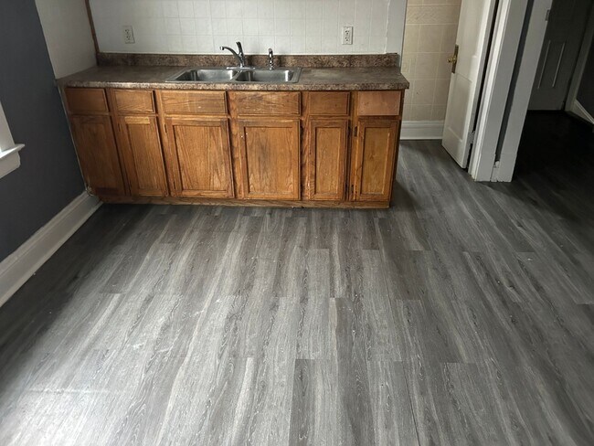 Foto del edificio - 12523 Forest Ave