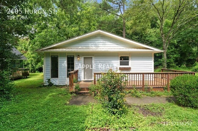 Photo - 2405 Huron St House