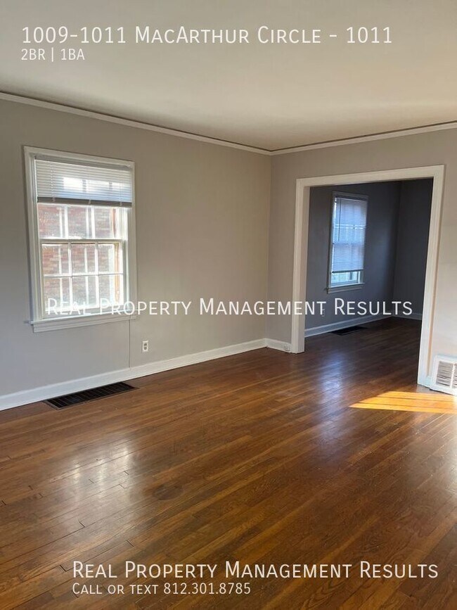 Foto del edificio - 2 Bedroom, 1 Bathroom Duplex, East Side