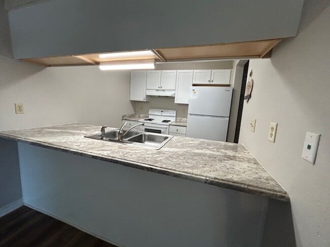 Building Photo - Landview Drive ABCD