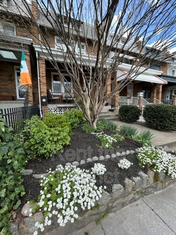 Foto del edificio - 1726 C Street NE