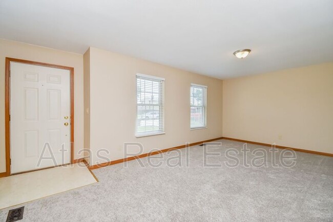 Building Photo - 7950 Woody Creek Dr