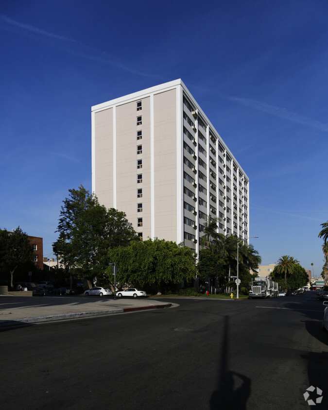 Building Photo - Vista Towers