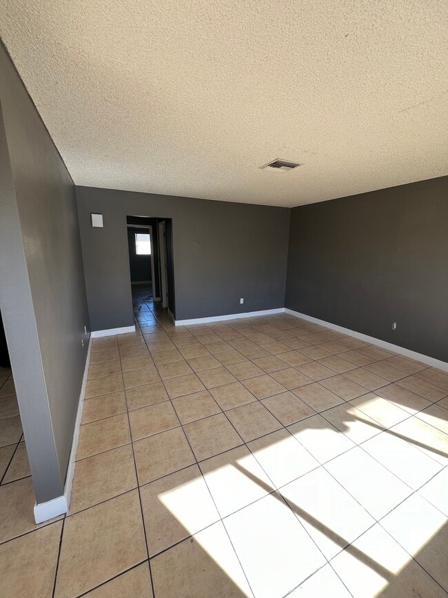 Building Photo - 4434 N 53rd Ln
