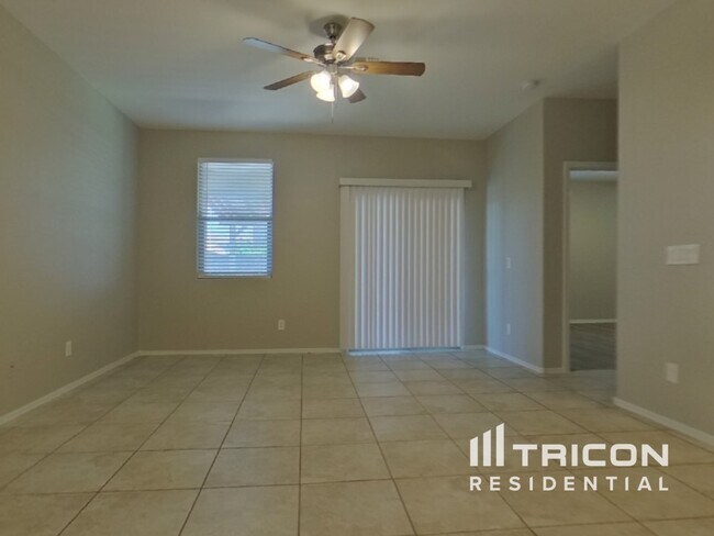 Foto del edificio - 7343 W Hughes Dr