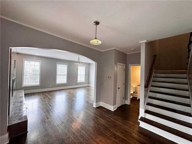 Building Photo - 2212 Ewell Park Dr NW